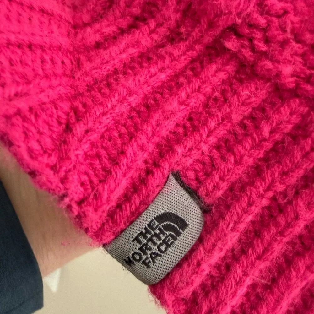 North Face Girls Cable Knit Winter Hat